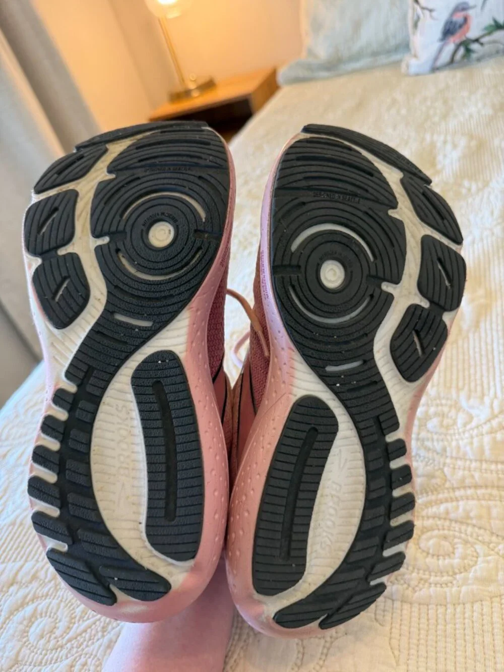 Brooks Pink Glycerin 21 running shoes featuring plush cushion support. Size 9 - Picture 8 of 9